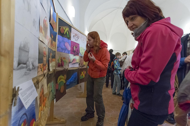 Vernisáž Sladké výstavy výtvarného oboru 22. 5. 2019 (VO)